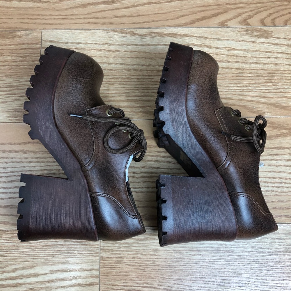 A SODA Macy Brown Platform Chunky Heel Ankle Boot - Picture 2 of 10